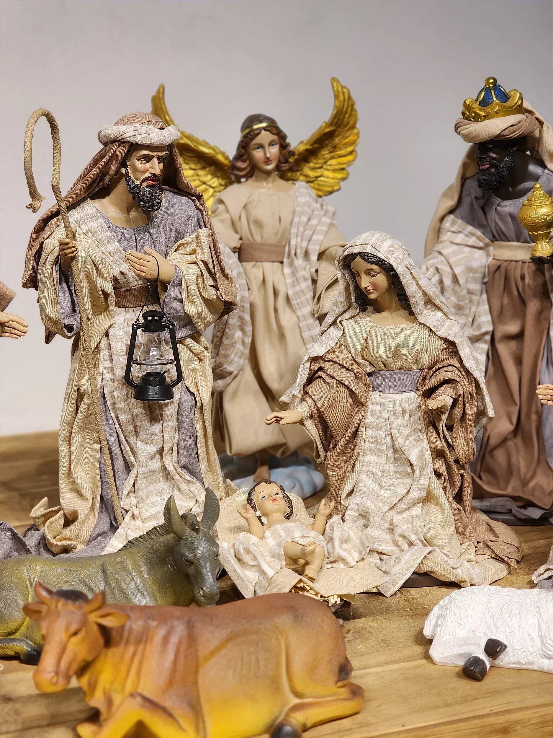 Presépio em Resina com Tecido Natural • 11 Peças • 40cm