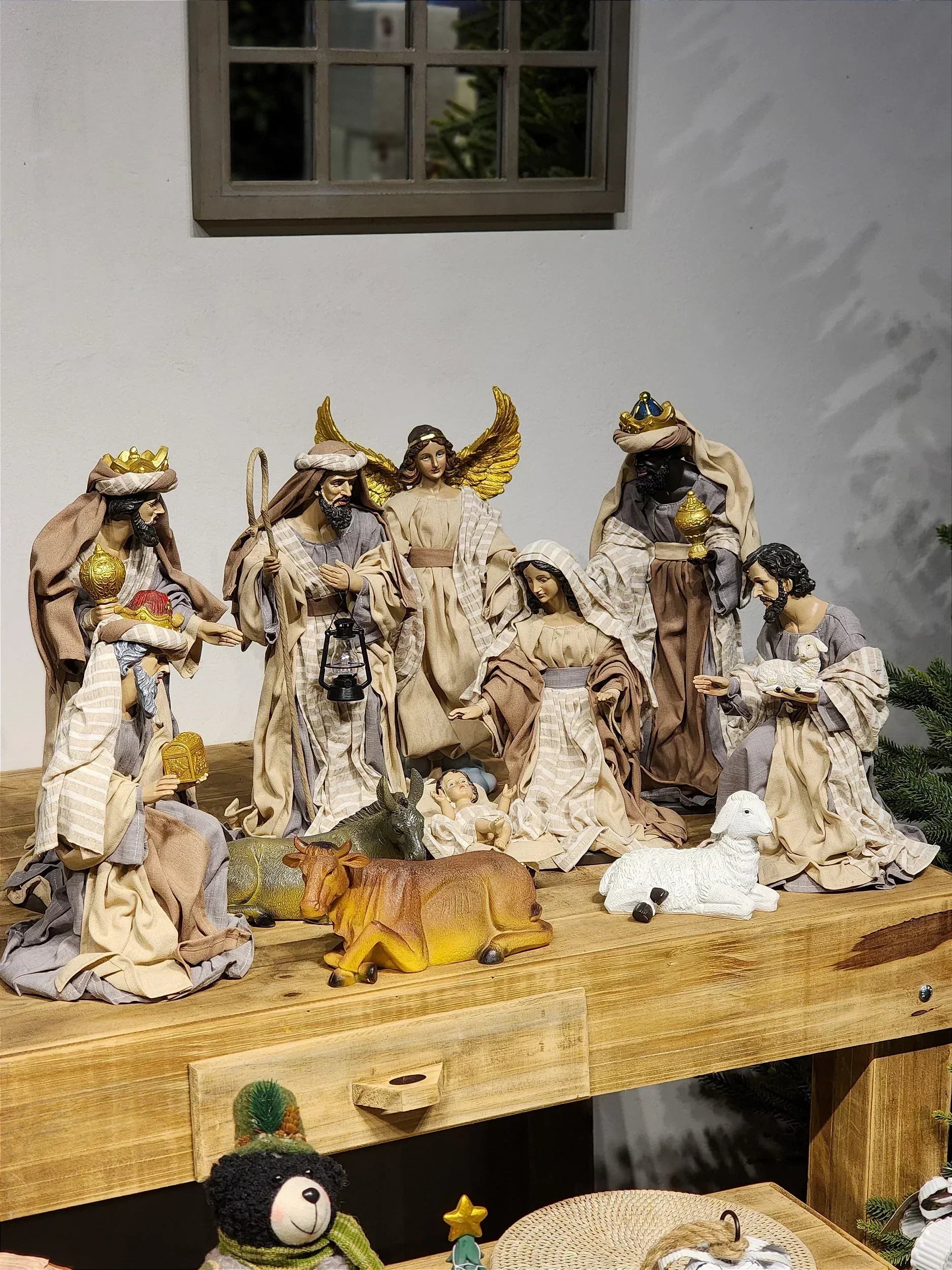 Presépio em Resina com Tecido Natural • 11 Peças • 40cm